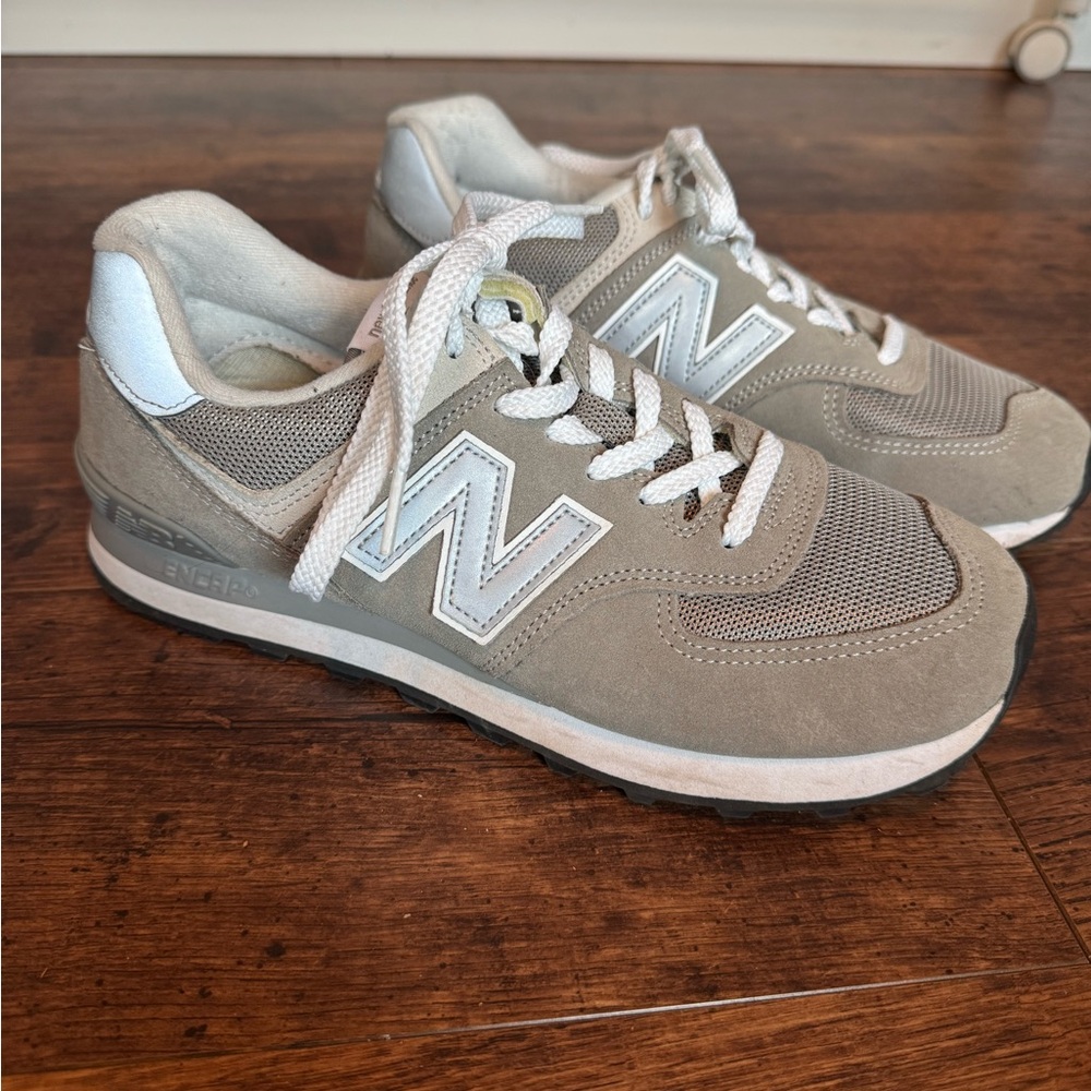 New Balance Women's classic 574 Tan and White Sneakers size 10